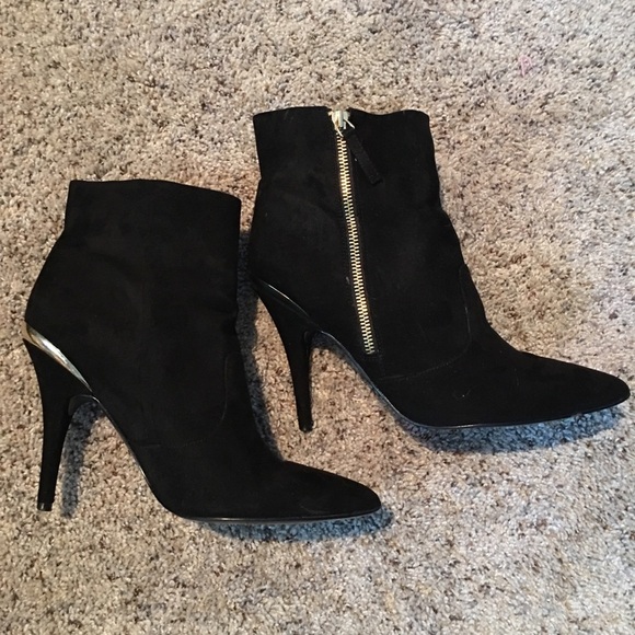 Guess Black Suede Booties - Size 9.5M - Picture 2 of 8